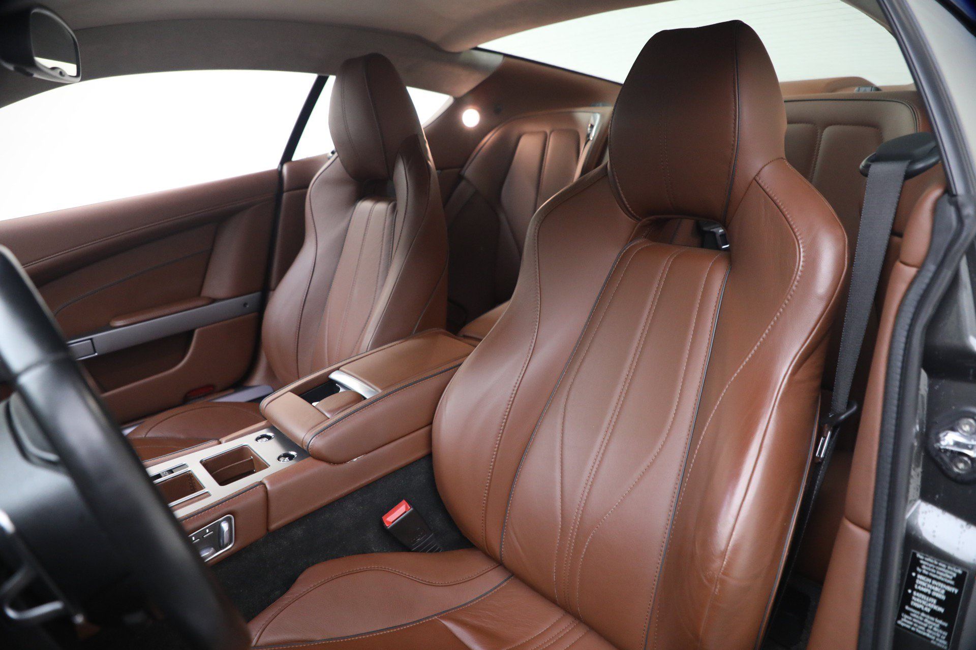 Used 2014 Aston Martin DB9 Coupe RWD image 16