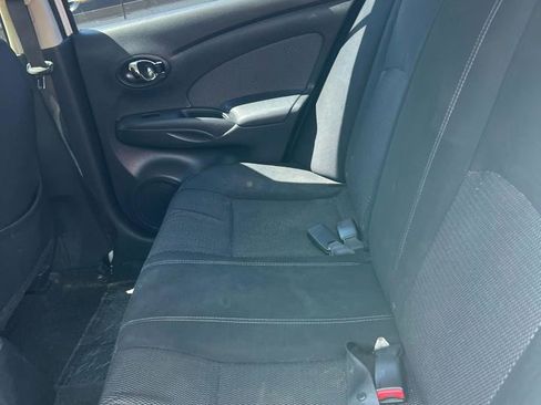 Used 2016 Nissan Versa SV FWD image 5