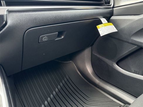 New 2025 Kia Sorento LX image 40