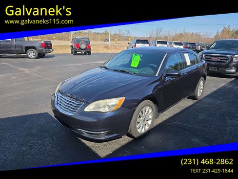 Used 2011 Chrysler 200 Touring image 1