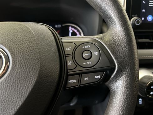 Used 2024 Toyota RAV4 XLE FWD image 31