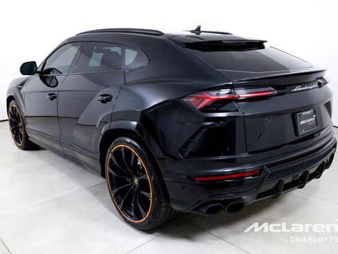 Used 2021 Lamborghini Urus image 6