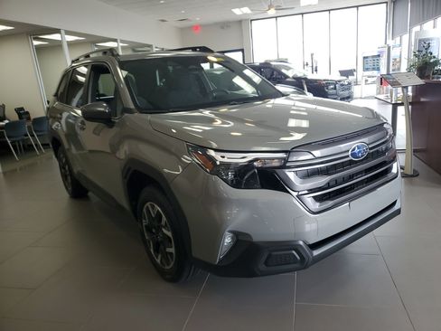 Used 2026 Subaru Forester Premium AWD/4WD image 4