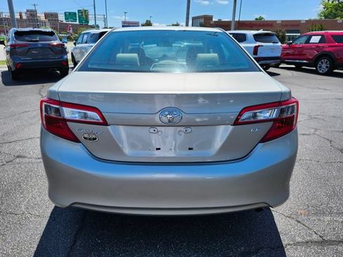 Used 2013 Toyota Camry LE FWD image 8
