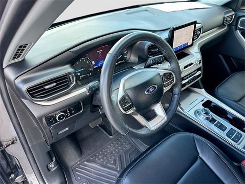 Used 2024 Ford Explorer XLT w/ Equipment Group 202A image 9