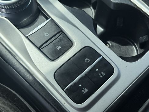 Used 2022 Ford Explorer XLT RWD image 24