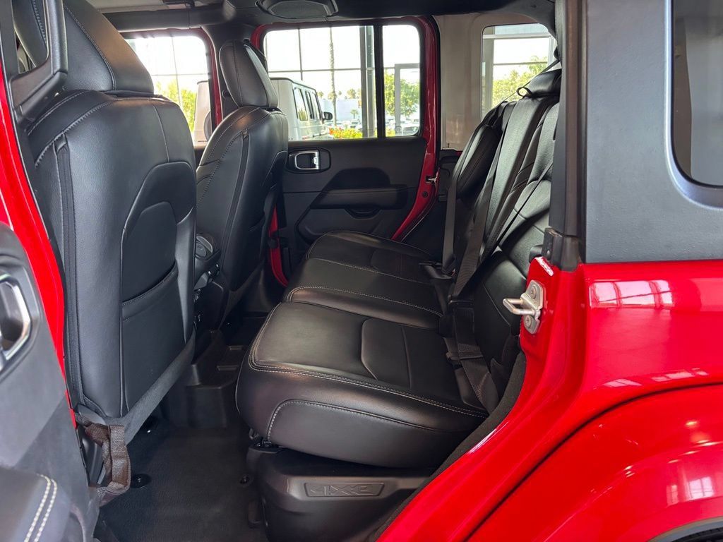 Used 2022 Jeep Wrangler Unlimited Sahara AWD/4WD image 26