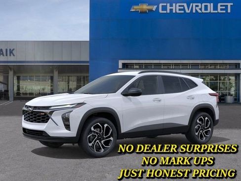 New 2026 Chevrolet Trax RS w/ Driver Confidence Package image 2