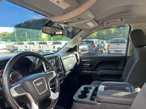 Used 2019 GMC Sierra 1500 SLE w/ SLE Value Package AWD/4WD image 19