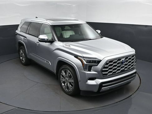 Used 2023 Toyota Sequoia Capstone AWD/4WD image 1