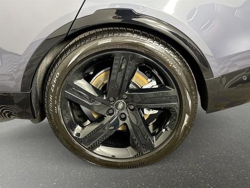 New 2026 Land Rover Discovery Limited Edition image 33