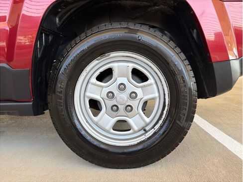 Used 2014 Jeep Patriot Sport FWD image 26