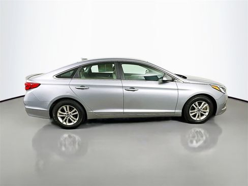 Used 2015 Hyundai Sonata SE image 6
