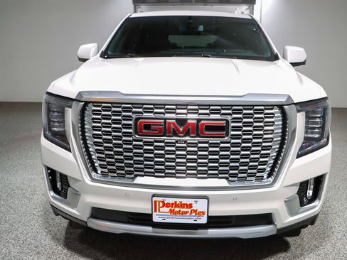 Used 2023 GMC Yukon Denali AWD/4WD image 4