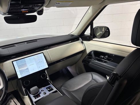 Used 2023 Land Rover Range Rover Long Wheelbase SE image 39