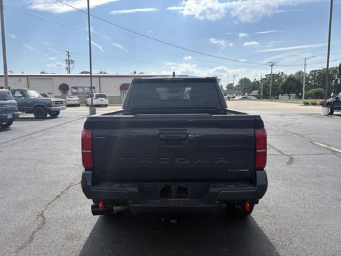 Used 2025 Toyota Tacoma TRD Off-Road AWD/4WD image 24