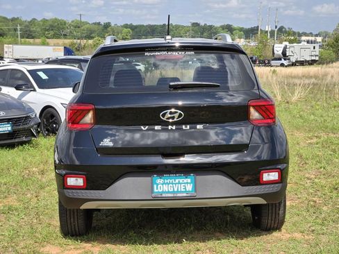 New 2026 Hyundai Venue SEL FWD image 4