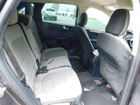 Used 2020 Ford Escape SE image 5