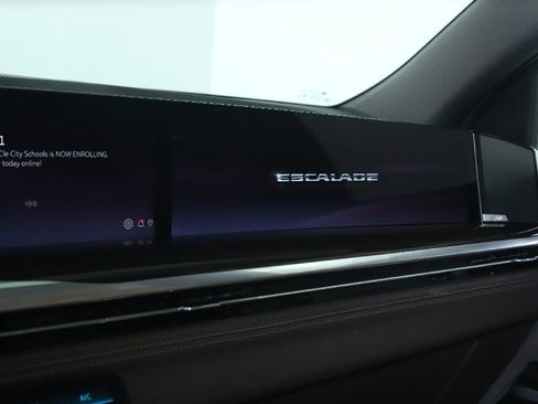 Used 2026 Cadillac Escalade Luxury w/ LPO, Floor Liner Package AWD/4WD image 28