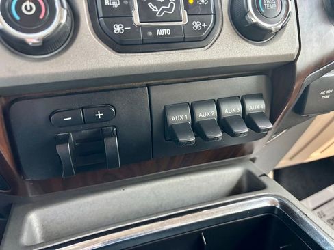 Used 2014 Ford F350 Lariat w/ Lariat Interior Package image 17