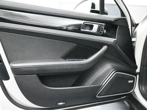 Used 2020 Porsche Panamera 4 image 37