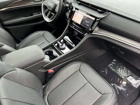 New 2026 Jeep Grand Cherokee Limited AWD/4WD image 15