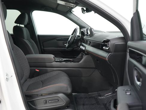 Used 2023 Honda Pilot Sport image 11
