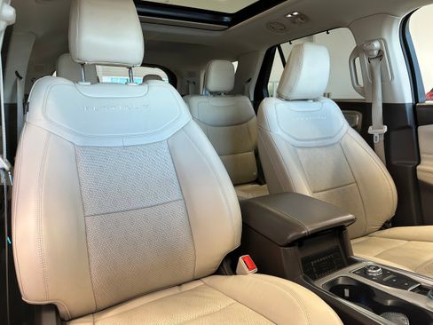 Used 2021 Ford Explorer Platinum w/ Equipment Group 601A image 17