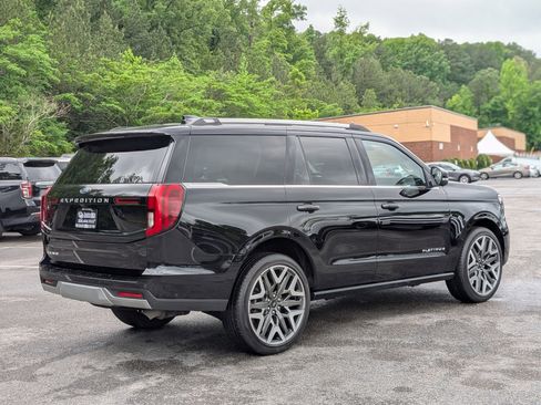 Used 2025 Ford Expedition Platinum w/ Platinum Ultimate Package AWD/4WD image 9