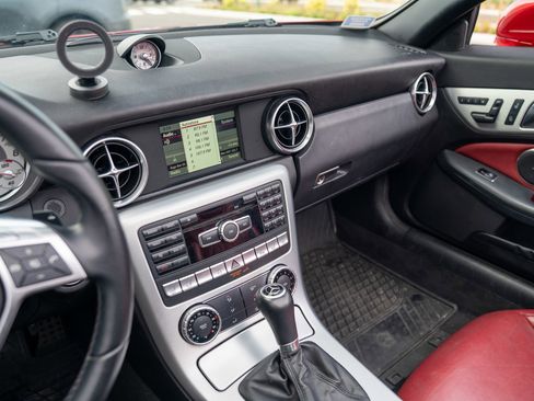 Used 2015 Mercedes-Benz SLK 250 image 15