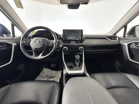 Used 2020 Toyota RAV4 XLE Premium image 16