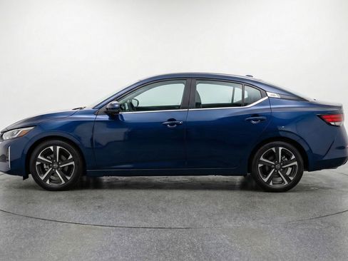 Used 2025 Nissan Sentra SV image 5