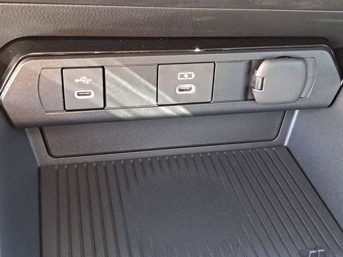 New 2026 Toyota Prius SE image 24