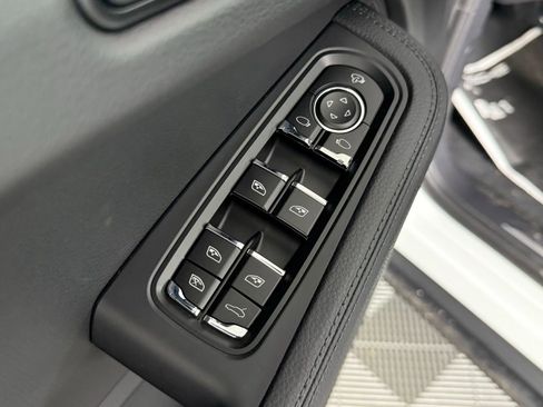 Certified 2026 Porsche Macan image 23