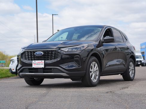 Used 2024 Ford Escape Active AWD/4WD image 8