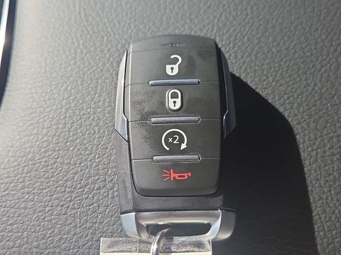 New 2026 RAM 2500 Big Horn AWD/4WD image 32