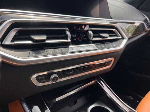Used 2019 BMW X5 xDrive40i w/ M Sport Package AWD/4WD image 27