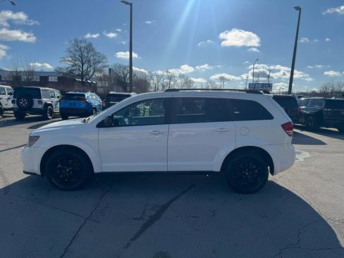 Used 2020 Dodge Journey SE w/ SE Popular Equipment Group image 6