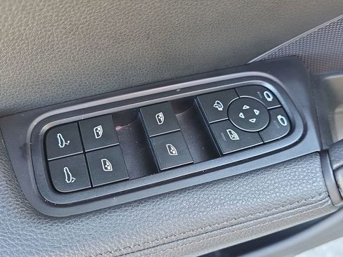 Certified 2025 Porsche Cayenne Coupe image 25