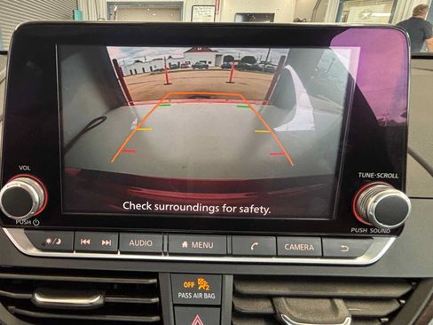 Used 2025 Nissan Altima 2.5 SV FWD image 27