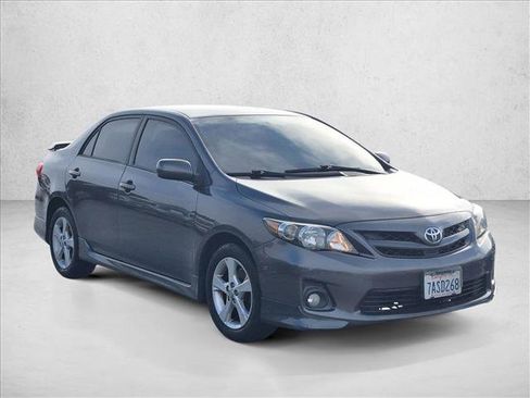 Used 2013 Toyota Corolla S image 3