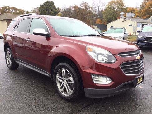 Used 2017 Chevrolet Equinox Premier w/ Enhanced Convenience Package image 3