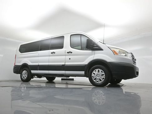 Used 2016 Ford Transit 350 XLT RWD image 4