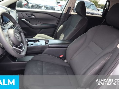 Used 2024 Nissan Rogue S FWD image 10