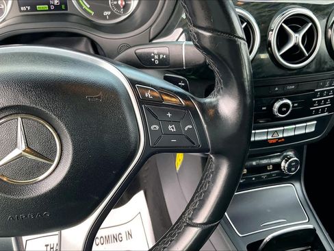 Used 2017 Mercedes-Benz B 250e image 19