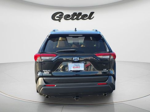 Used 2023 Toyota RAV4 LE AWD/4WD image 5
