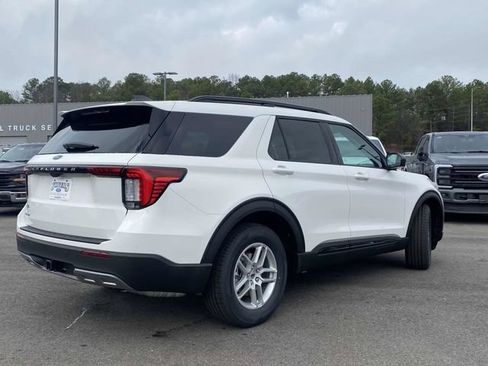 New 2026 Ford Explorer Active w/ Active Comfort Package RWD image 3