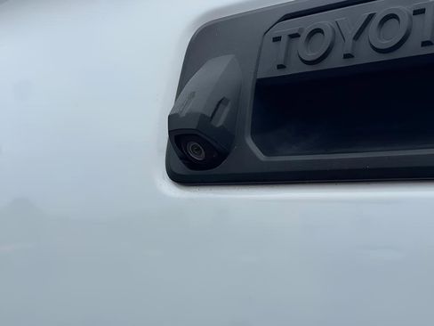 Used 2017 Toyota Tacoma TRD Sport image 12