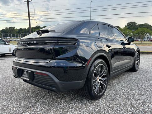 Used 2025 Porsche Macan 4 Electric AWD/4WD image 9