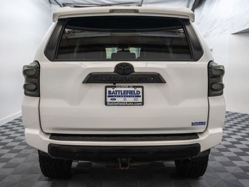 Used 2018 Toyota 4Runner TRD Off-Road w/ TRD Performance Package AWD/4WD image 6